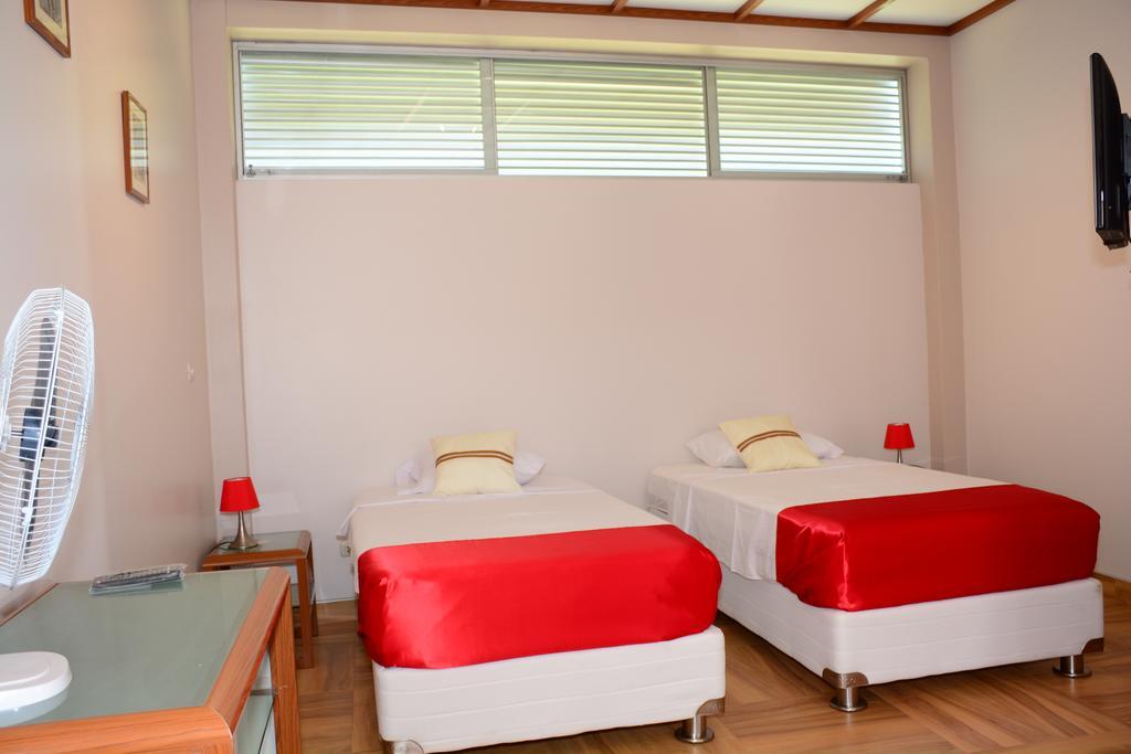 La Casa Del Italiano Bed & Breakfast Tarapoto Oda fotoğraf
